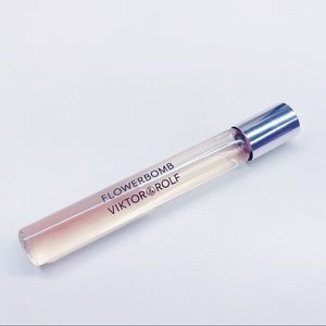 Flowerbomb  victor rolf roll